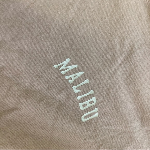 Brandy Melville Malibu Cropped Tee - Picture 2 of 4